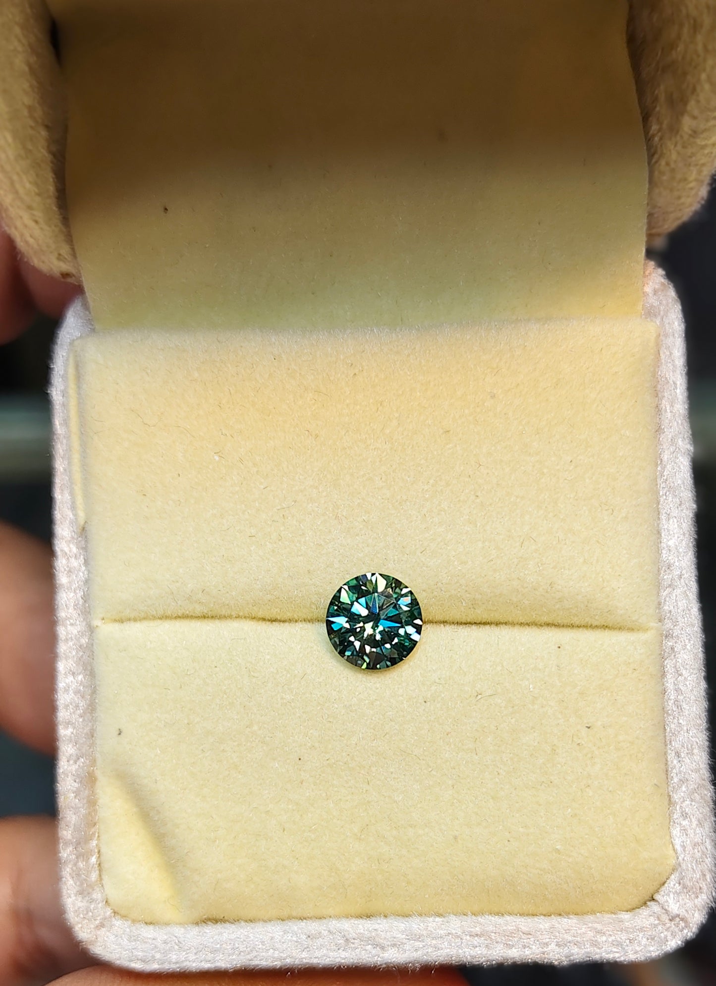 Light Green Color Moissanite