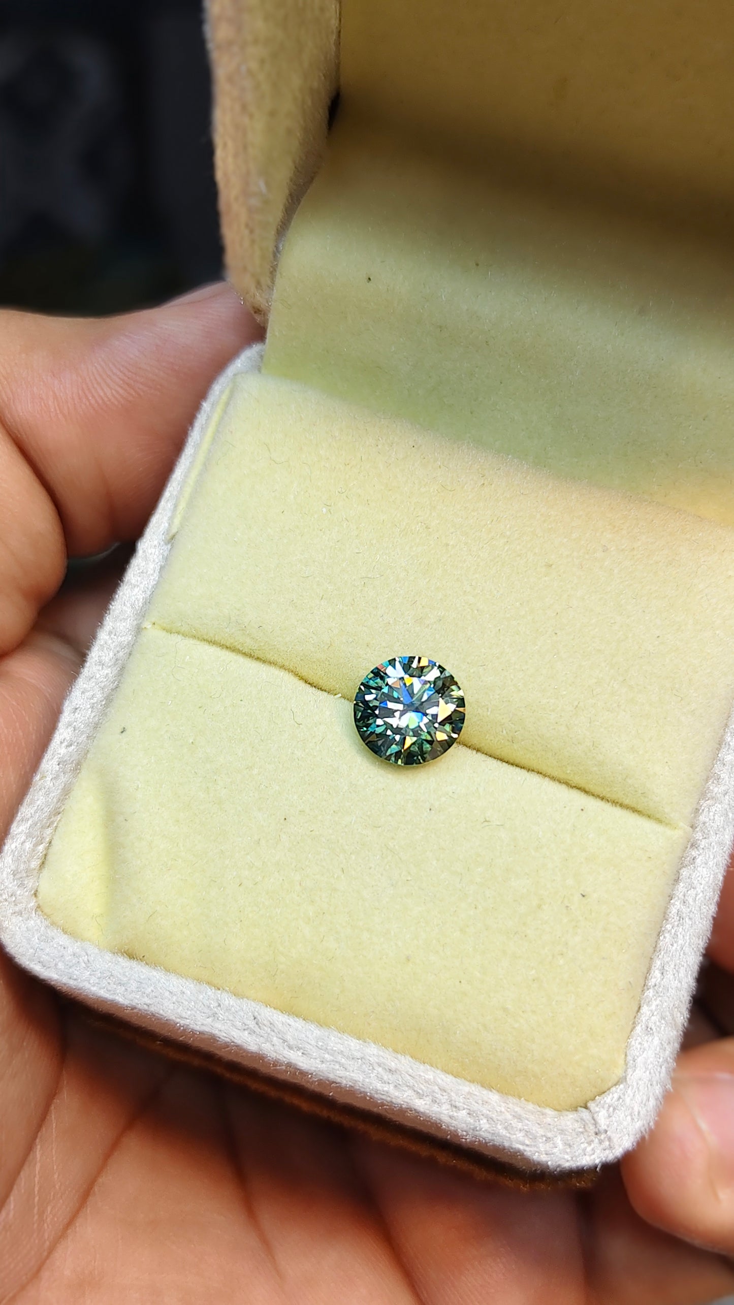 Light Green Color Moissanite