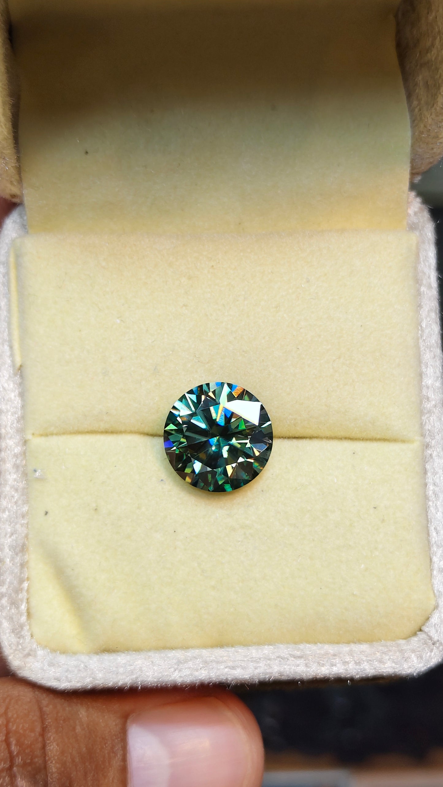 Dark Green Color Moissanite