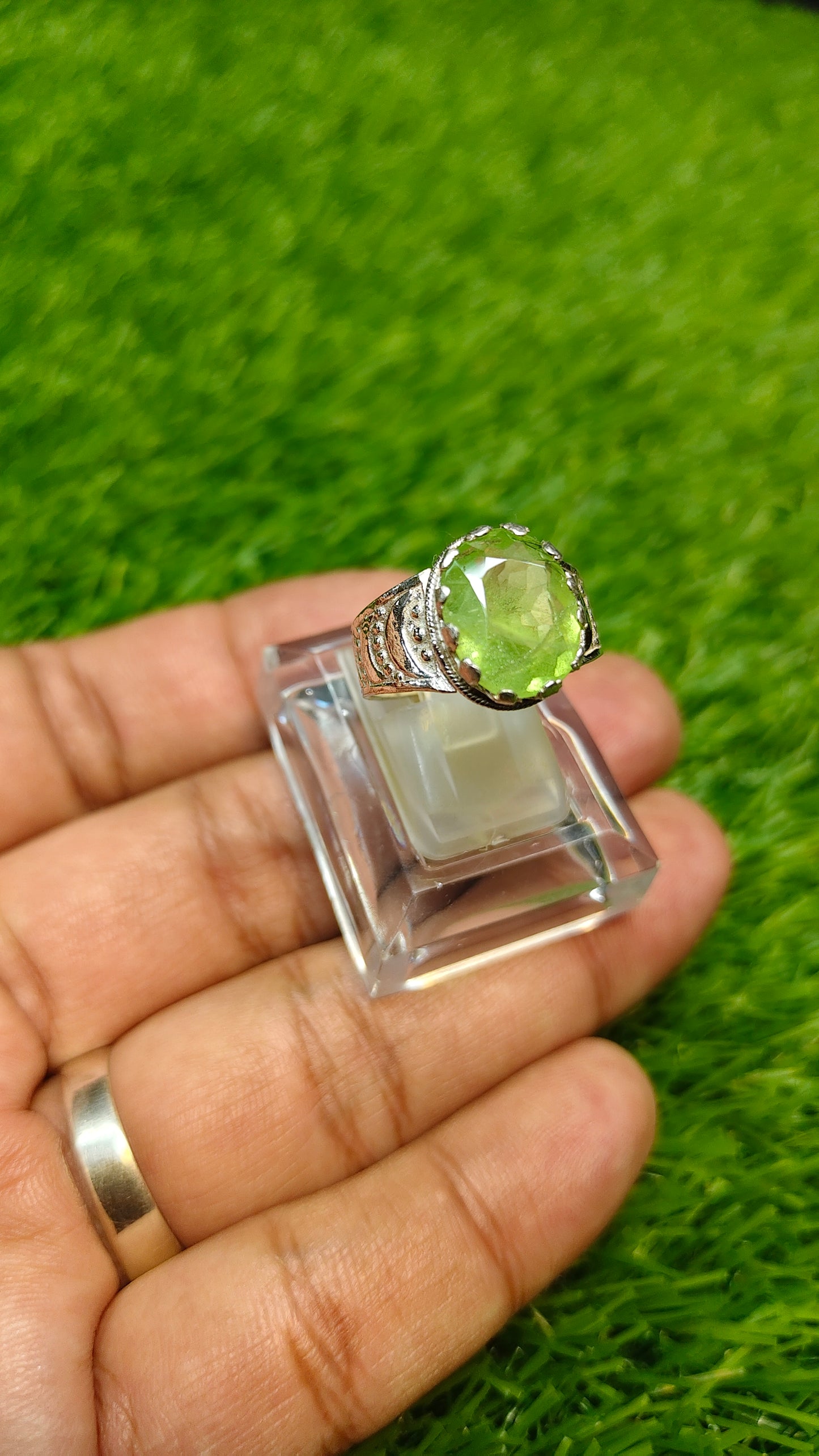 Premium Quality Peridot Ring