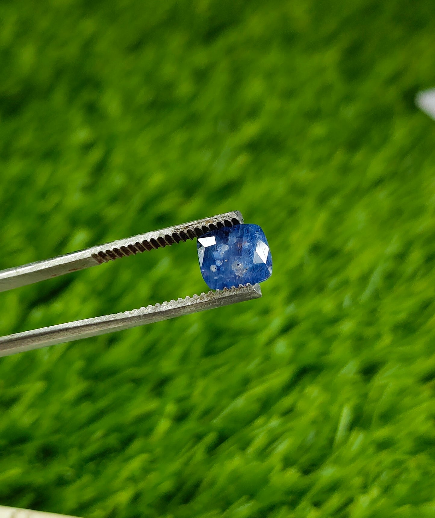 Ceylon Neelam With Lab Certificate