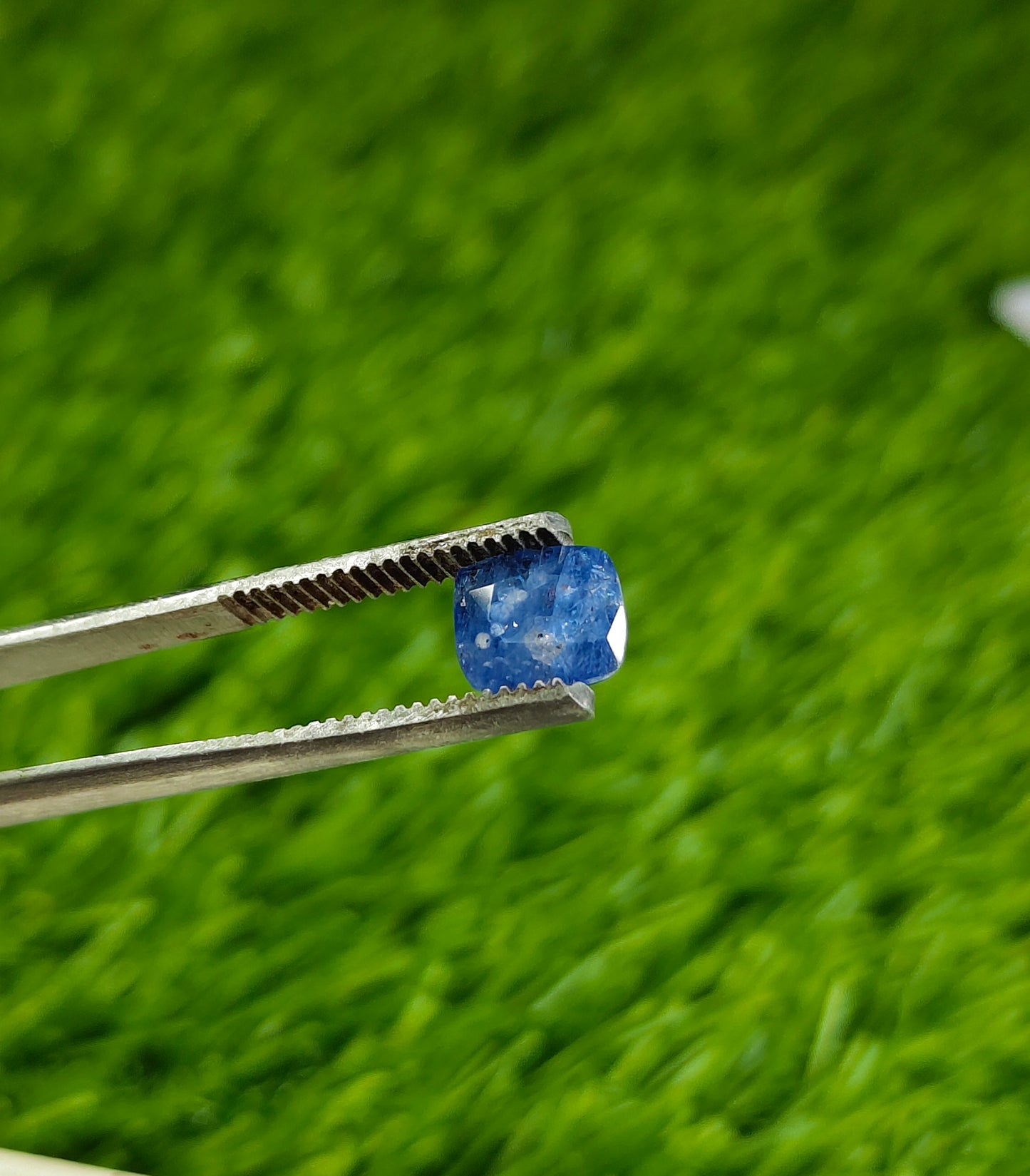 Ceylon Neelam With Lab Certificate