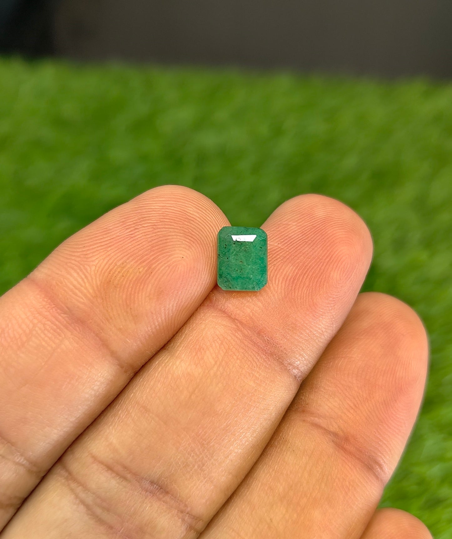 Premium Quality Zambian Zamurd With Lab Certifice